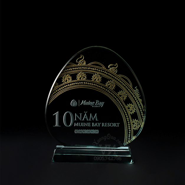 Cúp kỷ niệm 10 năm gắn bó