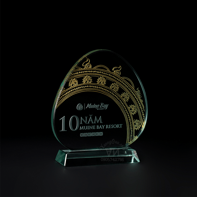 Cúp kỷ niệm 10 năm gắn bó