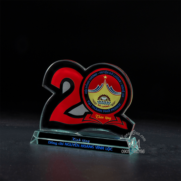 Mẫu cúp số 20