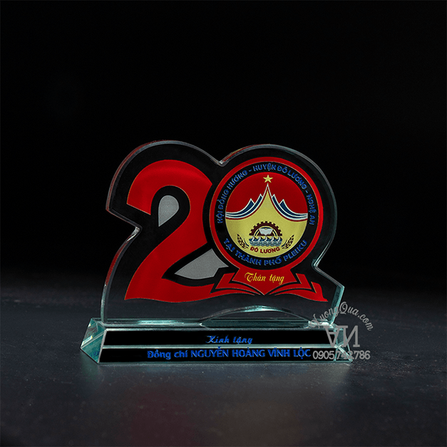 Mẫu cúp số 20