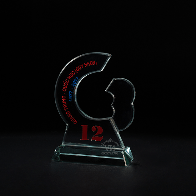 Kỷ niệm chương thủy tinh độc đáo