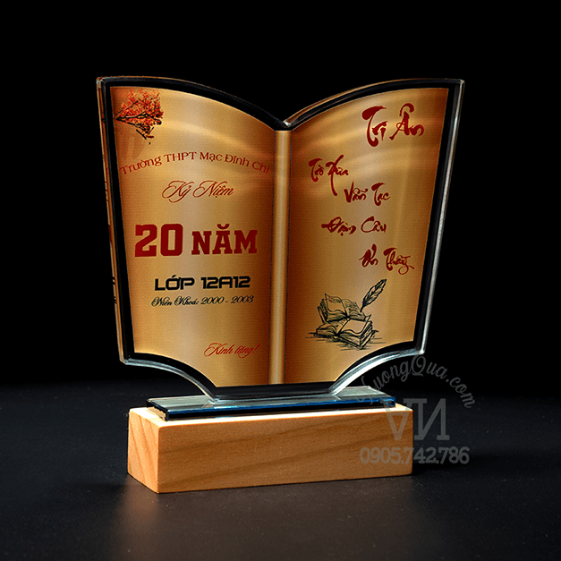 Kỷ niệm chương tri ân mẫu quyển sách